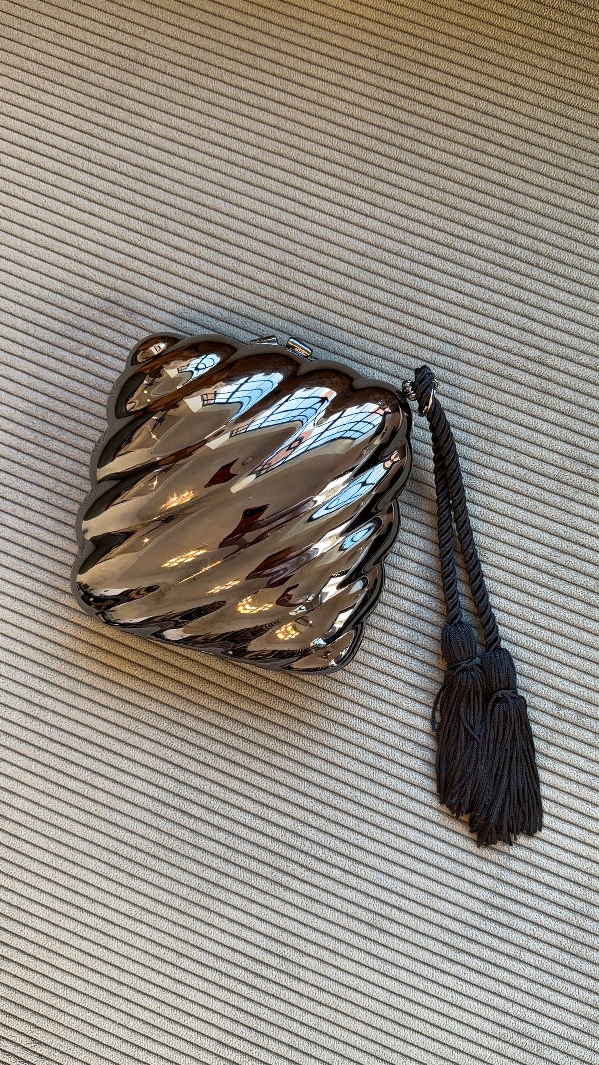 Vintage Clam Shell Clutch