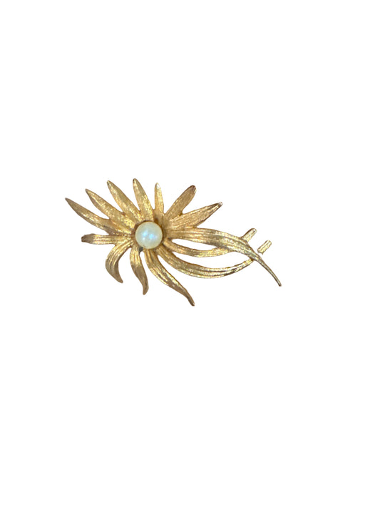 #020 Flower with Pearl Brooch