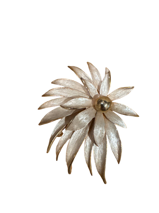 #031  Flower Brooch