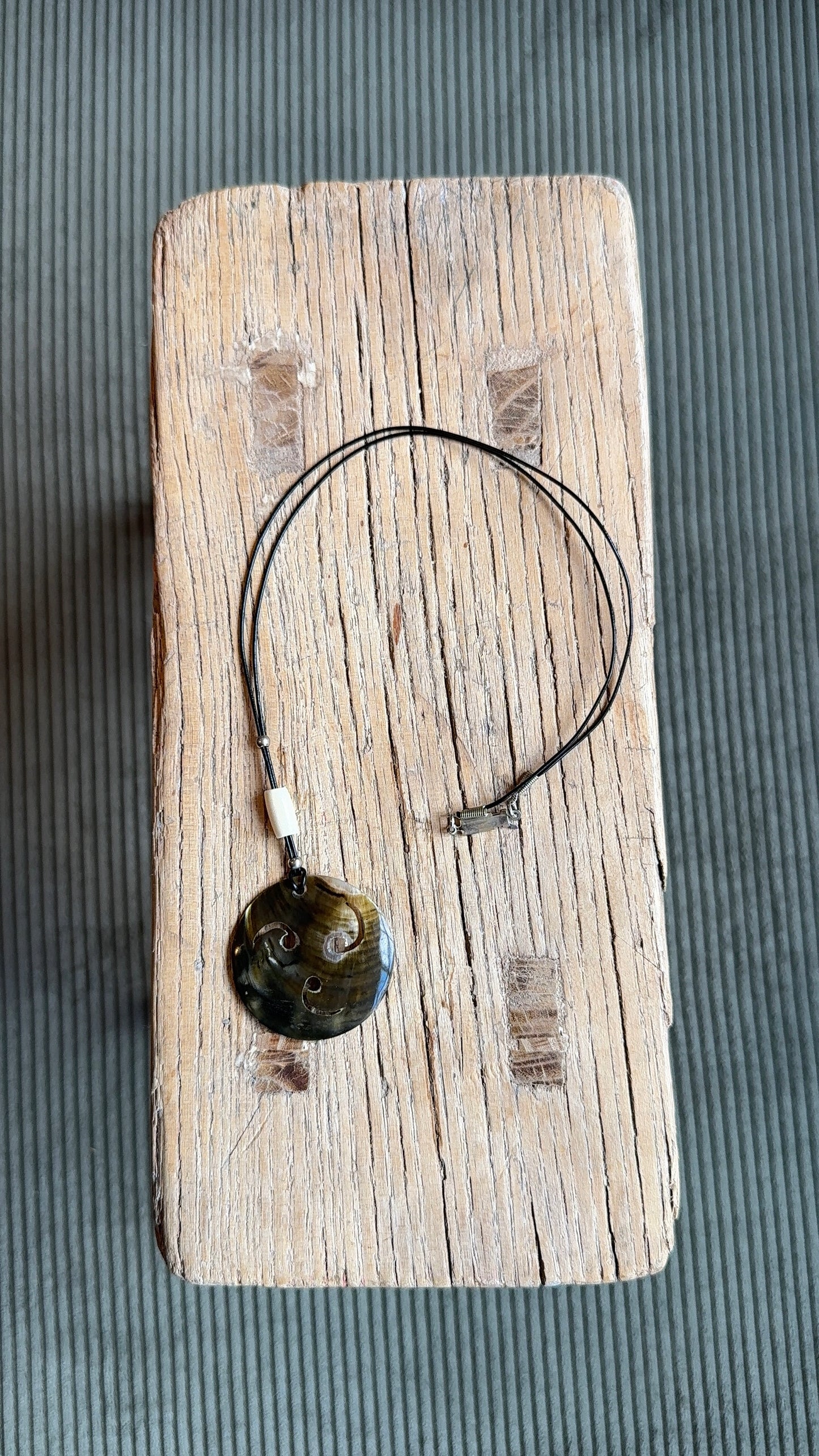 Vintage Shell Pendant Necklace
